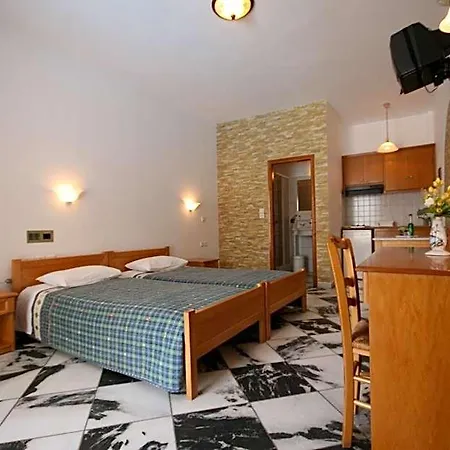 Aegeon Отель Naxos City